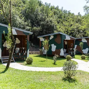 https://kazerma-e-cerenit.albaniahotels.org